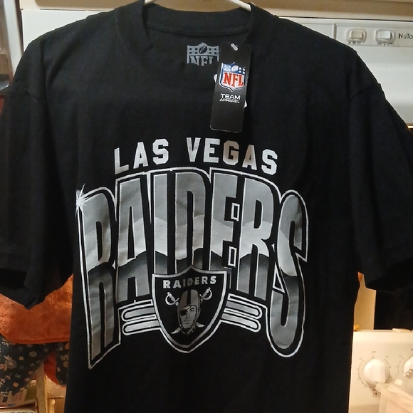NEW NFL T-shirt- "LAS VEGAS RAIDERS" (Size Medium) - Picture 1 of 8